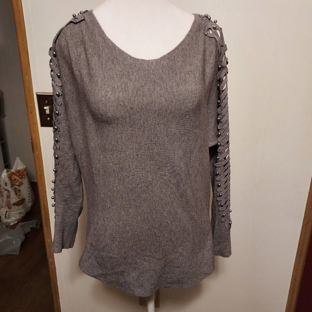 EMBER  S EX cond  New  NWT arm pit to pit 19 in  length 21 1/2 Grey